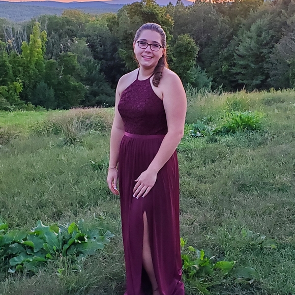 Gown - Picture 3 of 3